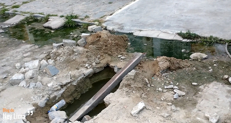 Buracos E Esgoto Estourado Incomodam Moradores Do Bairro Novo Em Santa